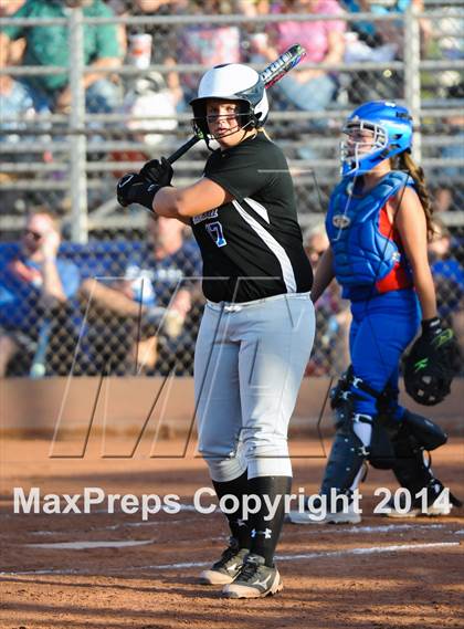 Thumbnail 2 in Valley Christian vs. San Manuel (AIA D4 Final) photogallery.