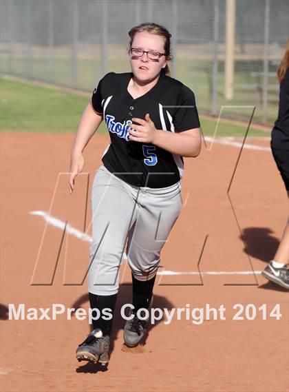 Thumbnail 3 in Valley Christian vs. San Manuel (AIA D4 Final) photogallery.