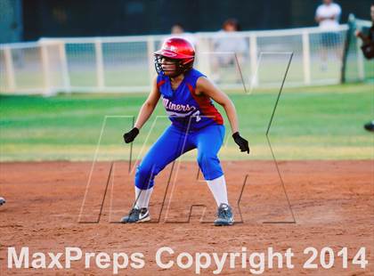 Thumbnail 3 in Valley Christian vs. San Manuel (AIA D4 Final) photogallery.