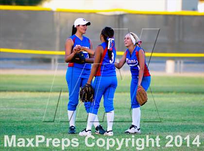 Thumbnail 3 in Valley Christian vs. San Manuel (AIA D4 Final) photogallery.