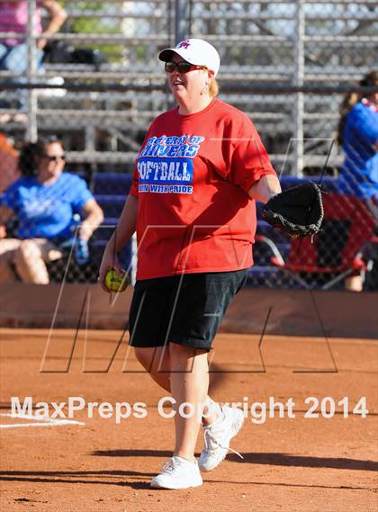 Thumbnail 1 in Valley Christian vs. San Manuel (AIA D4 Final) photogallery.