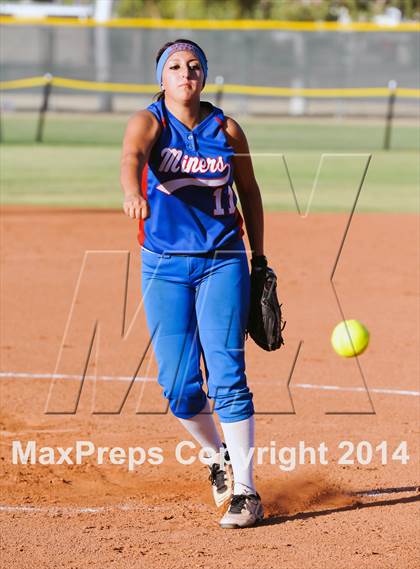 Thumbnail 3 in Valley Christian vs. San Manuel (AIA D4 Final) photogallery.