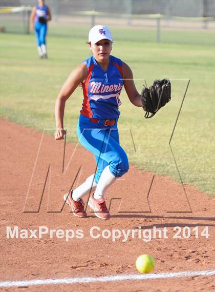 Thumbnail 1 in Valley Christian vs. San Manuel (AIA D4 Final) photogallery.