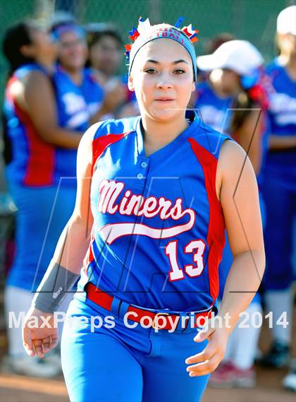 Thumbnail 3 in Valley Christian vs. San Manuel (AIA D4 Final) photogallery.