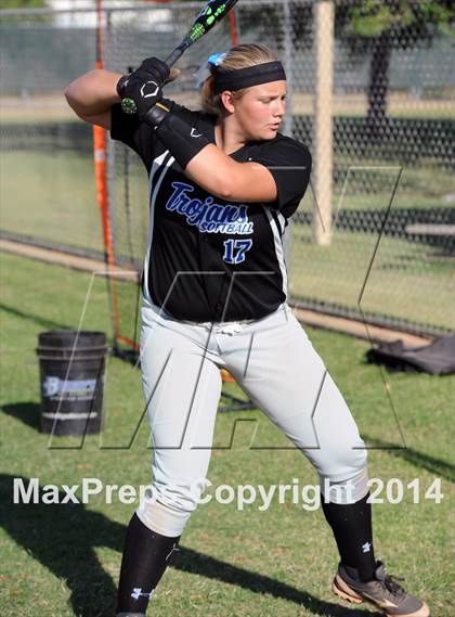 Thumbnail 3 in Valley Christian vs. San Manuel (AIA D4 Final) photogallery.