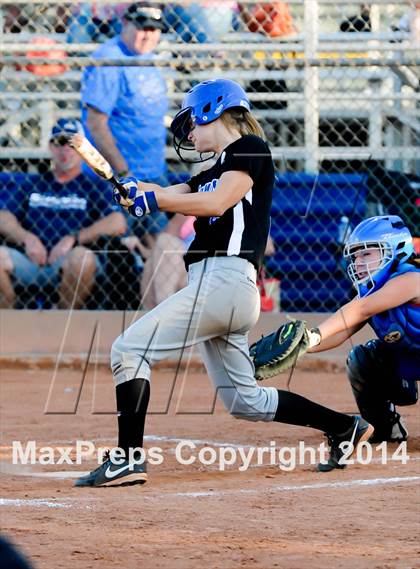 Thumbnail 2 in Valley Christian vs. San Manuel (AIA D4 Final) photogallery.