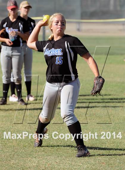 Thumbnail 3 in Valley Christian vs. San Manuel (AIA D4 Final) photogallery.
