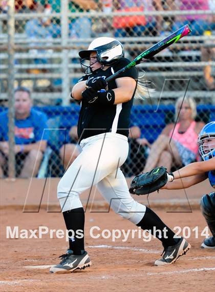 Thumbnail 3 in Valley Christian vs. San Manuel (AIA D4 Final) photogallery.