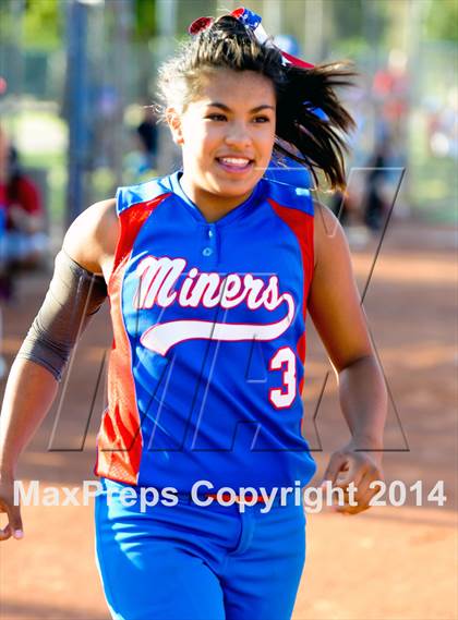 Thumbnail 2 in Valley Christian vs. San Manuel (AIA D4 Final) photogallery.
