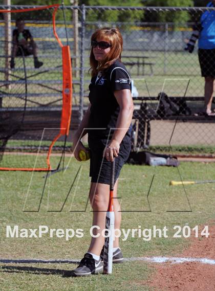 Thumbnail 1 in Valley Christian vs. San Manuel (AIA D4 Final) photogallery.