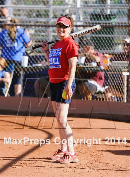 Thumbnail 2 in Valley Christian vs. San Manuel (AIA D4 Final) photogallery.