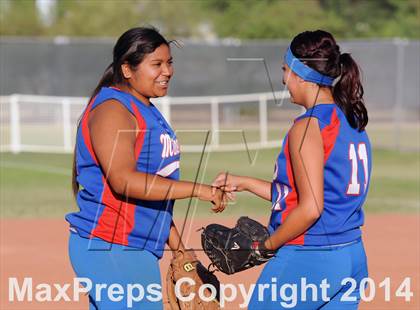 Thumbnail 3 in Valley Christian vs. San Manuel (AIA D4 Final) photogallery.