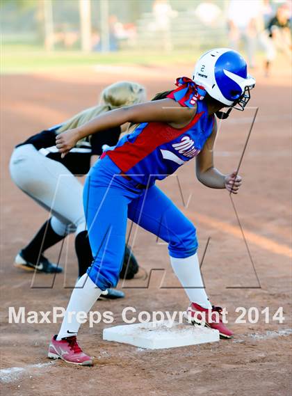 Thumbnail 3 in Valley Christian vs. San Manuel (AIA D4 Final) photogallery.