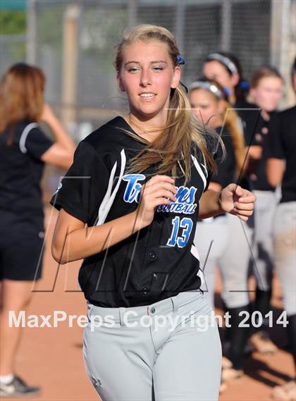 Thumbnail 2 in Valley Christian vs. San Manuel (AIA D4 Final) photogallery.