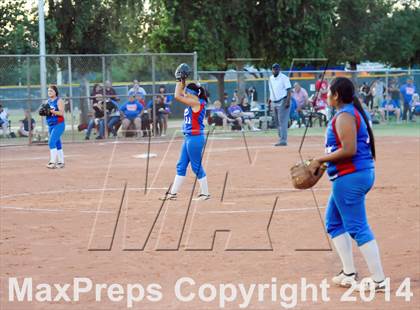 Thumbnail 3 in Valley Christian vs. San Manuel (AIA D4 Final) photogallery.