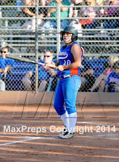 Thumbnail 2 in Valley Christian vs. San Manuel (AIA D4 Final) photogallery.