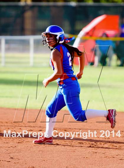 Thumbnail 3 in Valley Christian vs. San Manuel (AIA D4 Final) photogallery.