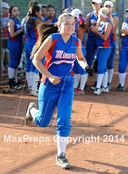 Thumbnail 3 in Valley Christian vs. San Manuel (AIA D4 Final) photogallery.