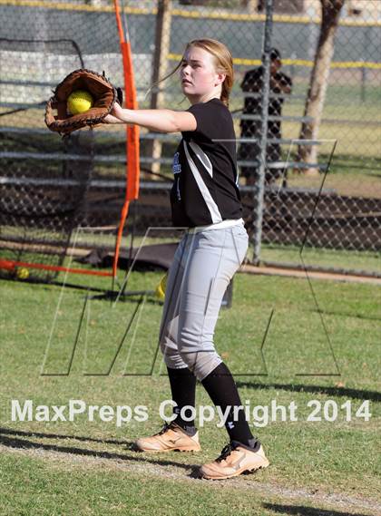 Thumbnail 2 in Valley Christian vs. San Manuel (AIA D4 Final) photogallery.