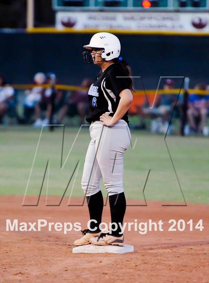 Thumbnail 3 in Valley Christian vs. San Manuel (AIA D4 Final) photogallery.