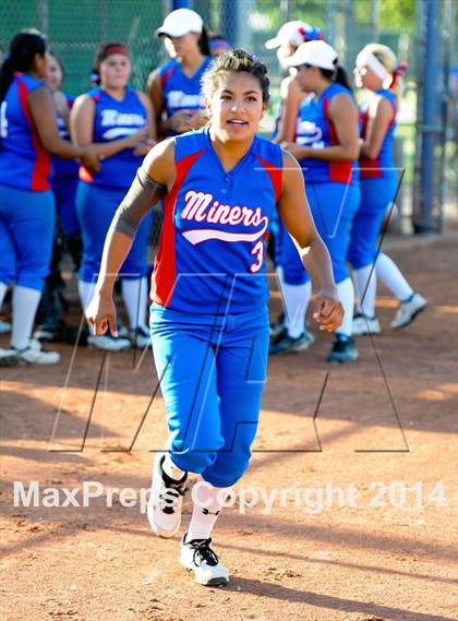 Thumbnail 1 in Valley Christian vs. San Manuel (AIA D4 Final) photogallery.