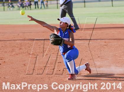 Thumbnail 3 in Valley Christian vs. San Manuel (AIA D4 Final) photogallery.