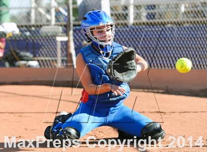 Thumbnail 3 in Valley Christian vs. San Manuel (AIA D4 Final) photogallery.