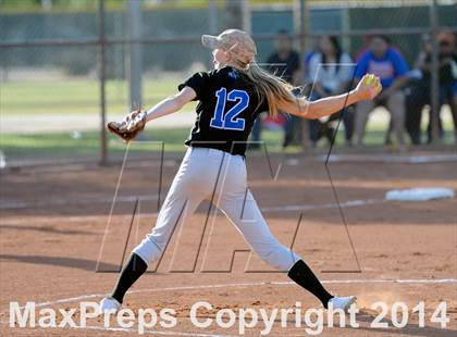 Thumbnail 3 in Valley Christian vs. San Manuel (AIA D4 Final) photogallery.