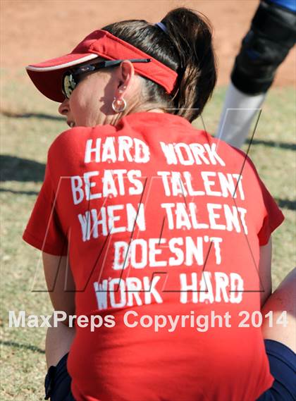Thumbnail 2 in Valley Christian vs. San Manuel (AIA D4 Final) photogallery.