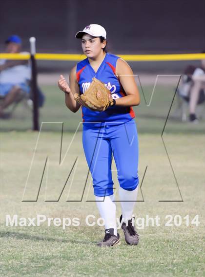 Thumbnail 3 in Valley Christian vs. San Manuel (AIA D4 Final) photogallery.