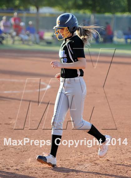 Thumbnail 2 in Valley Christian vs. San Manuel (AIA D4 Final) photogallery.