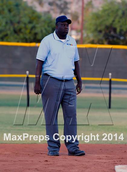 Thumbnail 2 in Valley Christian vs. San Manuel (AIA D4 Final) photogallery.