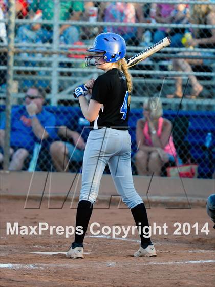 Thumbnail 3 in Valley Christian vs. San Manuel (AIA D4 Final) photogallery.