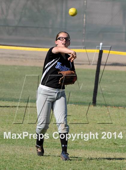 Thumbnail 3 in Valley Christian vs. San Manuel (AIA D4 Final) photogallery.