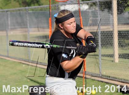 Thumbnail 2 in Valley Christian vs. San Manuel (AIA D4 Final) photogallery.