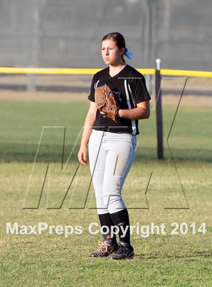 Thumbnail 3 in Valley Christian vs. San Manuel (AIA D4 Final) photogallery.