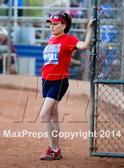 Thumbnail 1 in Valley Christian vs. San Manuel (AIA D4 Final) photogallery.