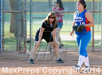 Thumbnail 1 in Valley Christian vs. San Manuel (AIA D4 Final) photogallery.