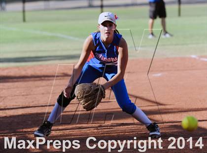Thumbnail 2 in Valley Christian vs. San Manuel (AIA D4 Final) photogallery.
