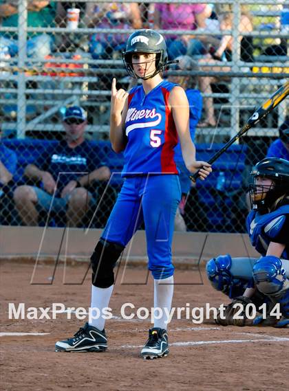 Thumbnail 2 in Valley Christian vs. San Manuel (AIA D4 Final) photogallery.