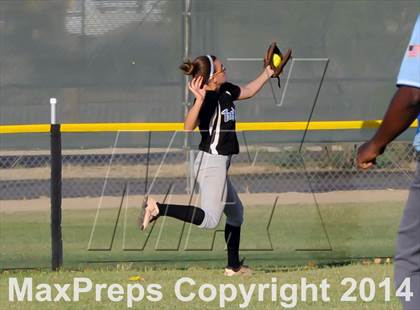 Thumbnail 2 in Valley Christian vs. San Manuel (AIA D4 Final) photogallery.