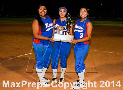 Thumbnail 1 in Valley Christian vs. San Manuel (AIA D4 Final) photogallery.