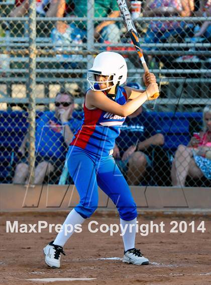 Thumbnail 2 in Valley Christian vs. San Manuel (AIA D4 Final) photogallery.