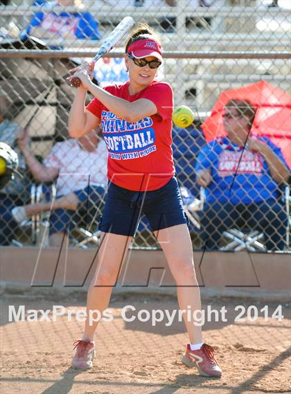 Thumbnail 3 in Valley Christian vs. San Manuel (AIA D4 Final) photogallery.