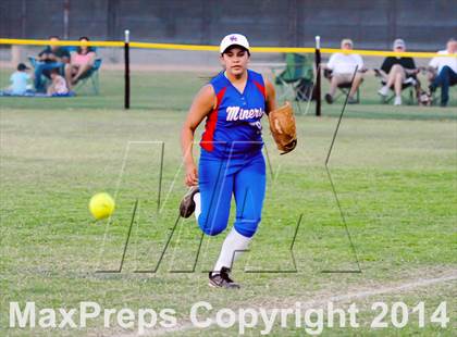 Thumbnail 3 in Valley Christian vs. San Manuel (AIA D4 Final) photogallery.