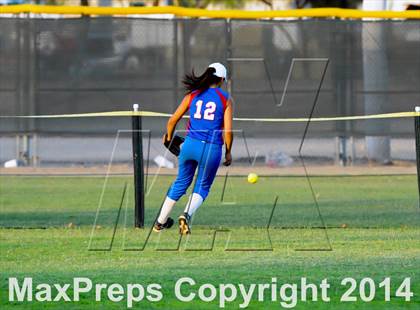 Thumbnail 2 in Valley Christian vs. San Manuel (AIA D4 Final) photogallery.