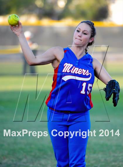 Thumbnail 2 in Valley Christian vs. San Manuel (AIA D4 Final) photogallery.