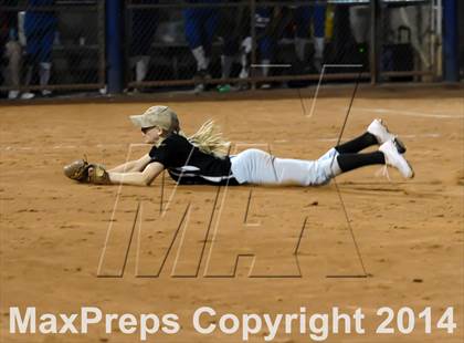 Thumbnail 3 in Valley Christian vs. San Manuel (AIA D4 Final) photogallery.