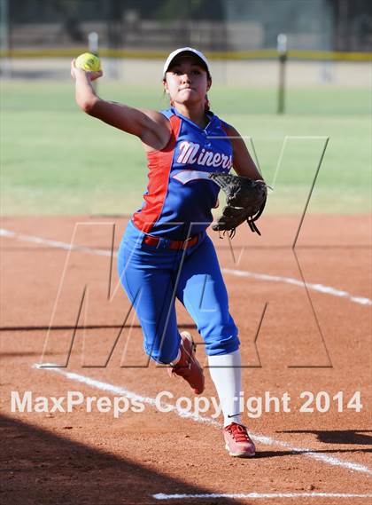 Thumbnail 1 in Valley Christian vs. San Manuel (AIA D4 Final) photogallery.