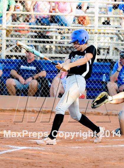 Thumbnail 1 in Valley Christian vs. San Manuel (AIA D4 Final) photogallery.